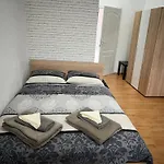 студио рози 1 Apartmán Sandanski