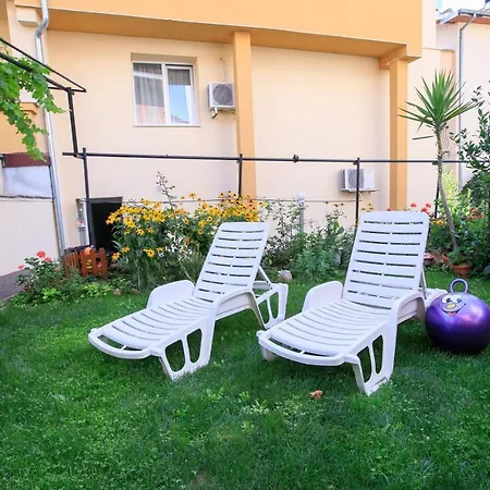 мини студио рози Apartman Szandanszki